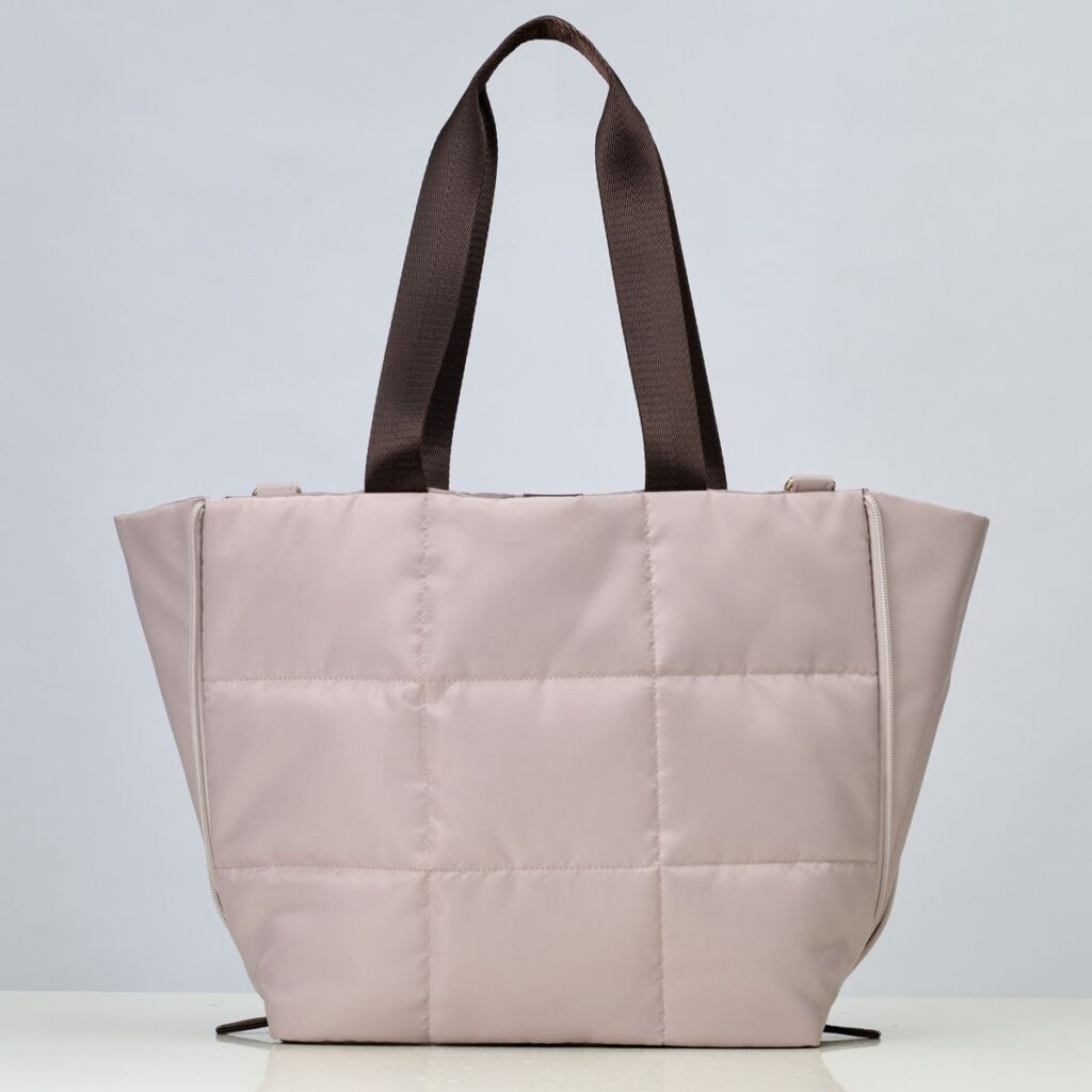 HAPPY BAG 2027 の多機能キルティングバッグ